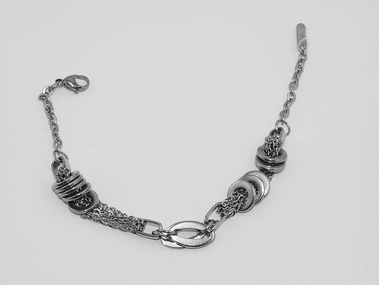 River Šperky. Dámský náramek z chirurgické oceli Samantinella 3, romantické oválky. OCNAR233