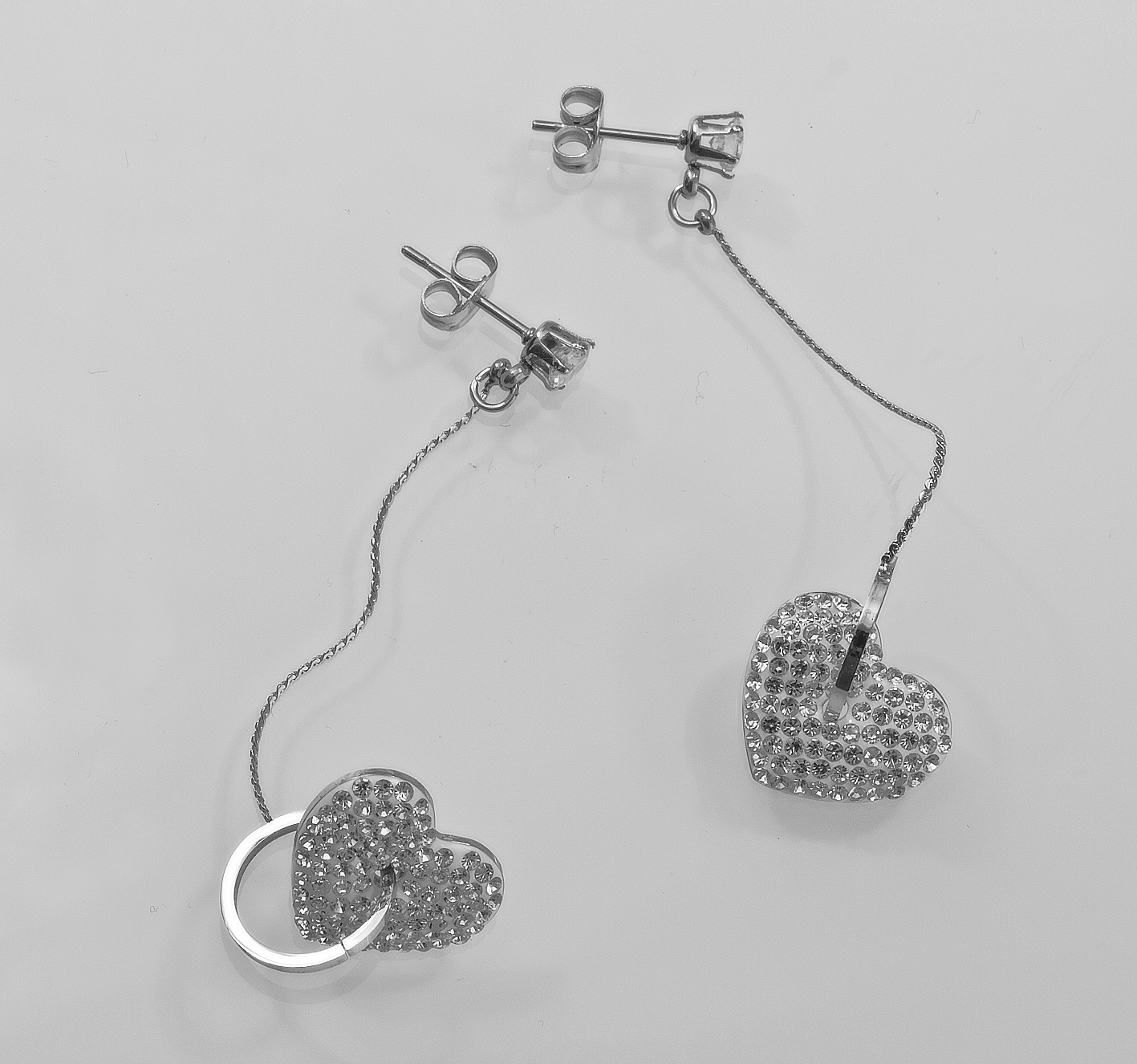 River Šperky, Dámské elegantní náušnice z chirurgické oceli, Srdíčka Rosse, 25000601